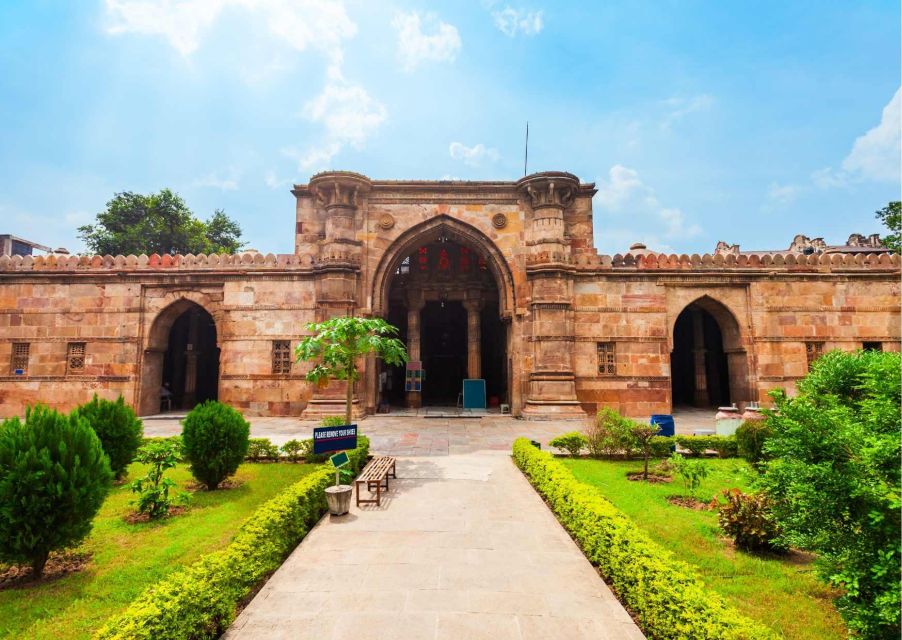 Explore the Best of Ahmedabad by Car (Guided Full Day Tour) - Jama Mosque, temples, and Bhadra Fort: the heritage circuit