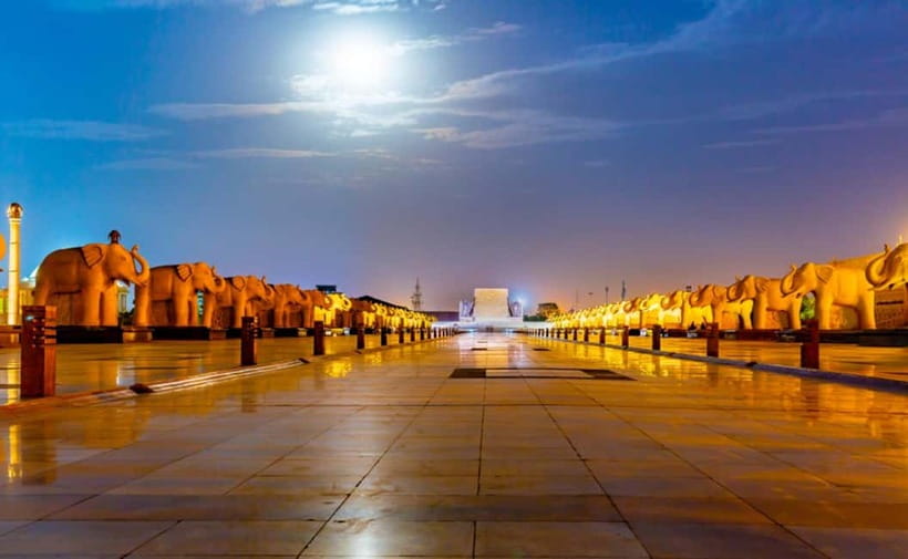 Exploring Lucknow in Nightlights: Guided Tour by Foot - Meeting at Bada Imambada: start strong and stay unhurried