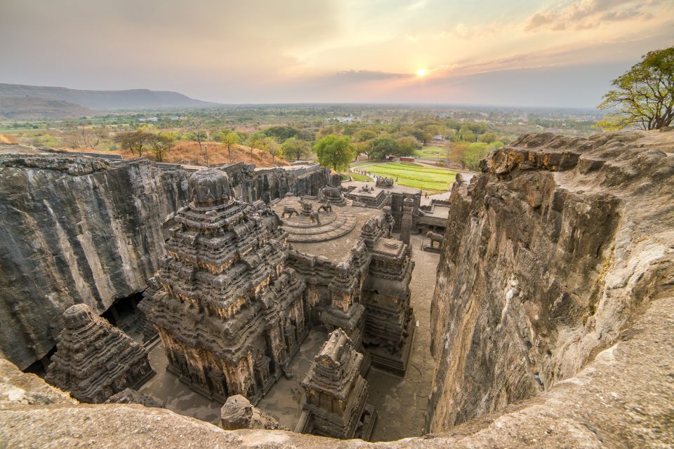From Aurangabad: Private Ajanta & Ellora Caves Full-Day Tour - The One Thing That Can Go Wrong: Timing and Vehicle Mix-Ups
