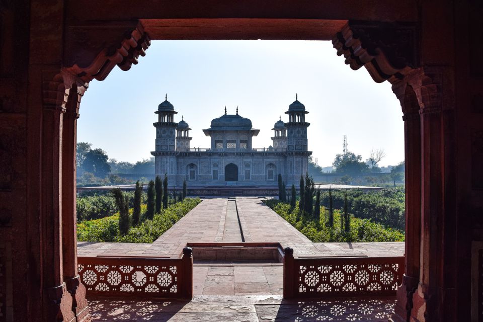 From Bangalore: Taj Mahal and Agra Guided Tour - Agra markets and marble souvenirs: what to buy and how to shop smart
