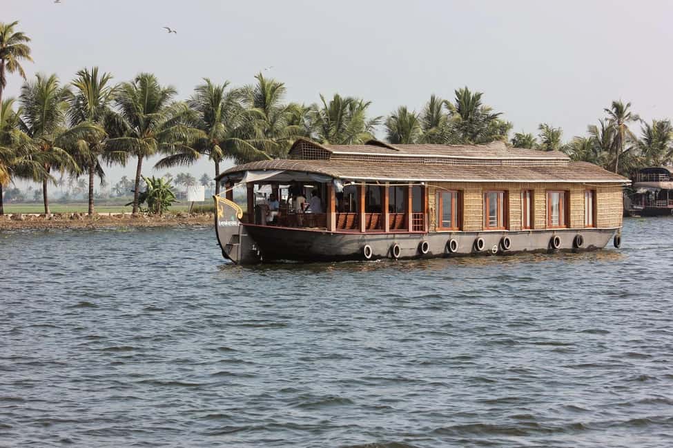 From Cochin: Fort Kochi Day Tour with Dutch Palace - Morning photo mission at the Chinese fishing nets