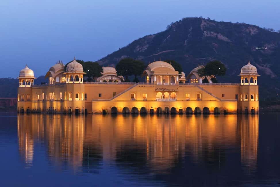 From Delhi: 3-Day Private Golden Triangle Tour with Hotels - Day 2: Taj Mahal in early light, Agra Fort, then Fatehpur Sikri on the way to Jaipur