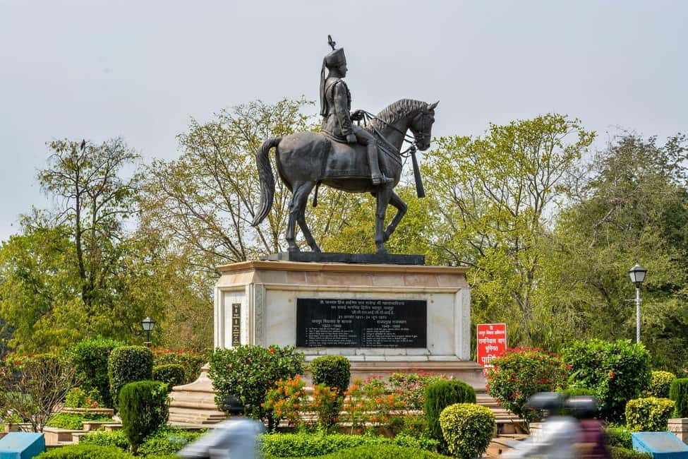 From Delhi: 4-Day Private Golden Triangle Tour India - Day 2 from Agra toward Jaipur: Fatehpur Sikri and Chand Baori