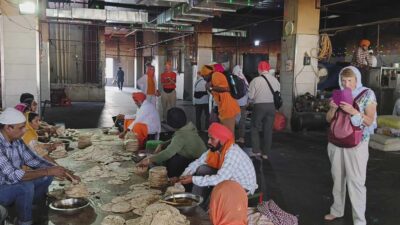 From Delhi: 5 Days Golden Triangle Tour - Day 1 in Delhi: Old Delhi by rickshaw, then Qutub and Lotus