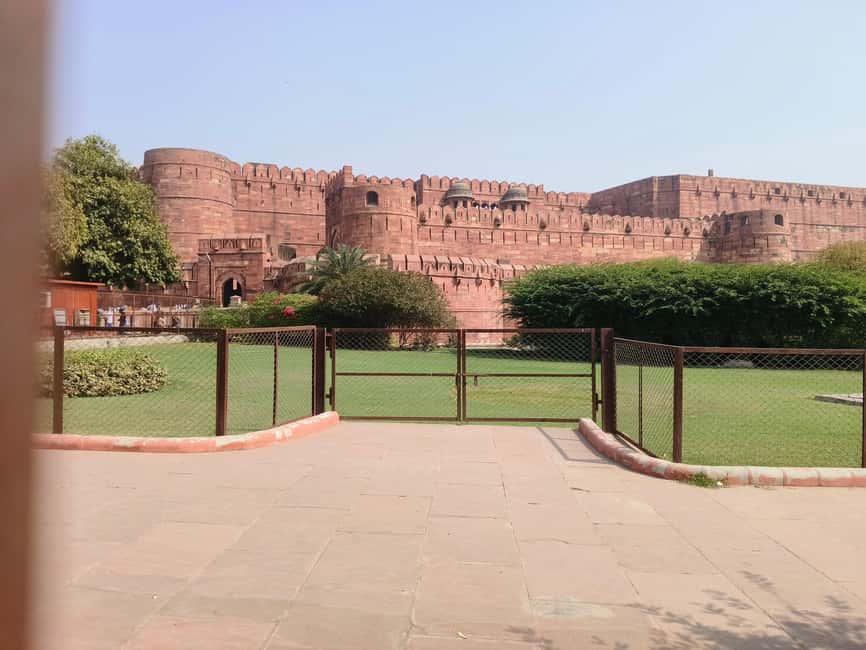 From Delhi: 5 Days Golden Triangle Tour - Day 3 from Agra to Jaipur: Fatehpur Sikri and a step well stop