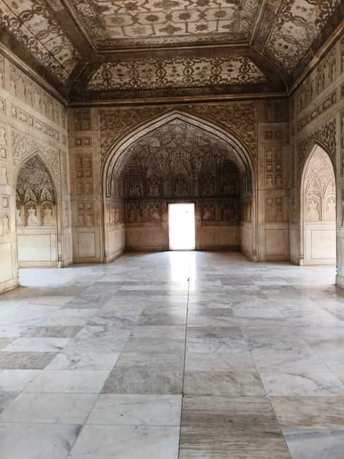 From Delhi: 5 Days Golden Triangle Tour - Day 4 in Jaipur: Amber Fort, City Palace Museum, and Jantar Mantar