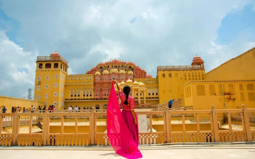 From Delhi: 6-Day Golden Triangle Tour with Udaipur-4 Cities - Day 1 in Delhi: Qutub Minar, Lotus Temple, India Gate, and Parliament-area landmarks