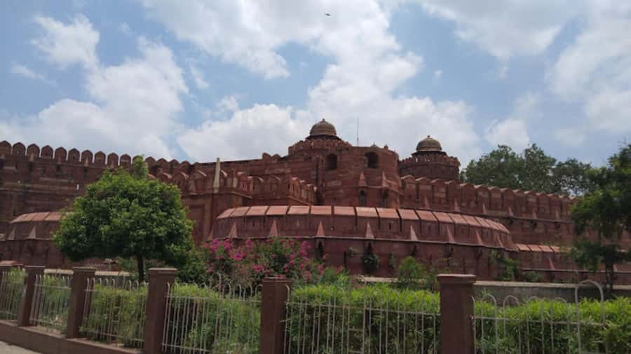 From Delhi: Agra Private Tour with Fast Entry to Taj mahal - Private A/C transport from Delhi: the day starts with real momentum
