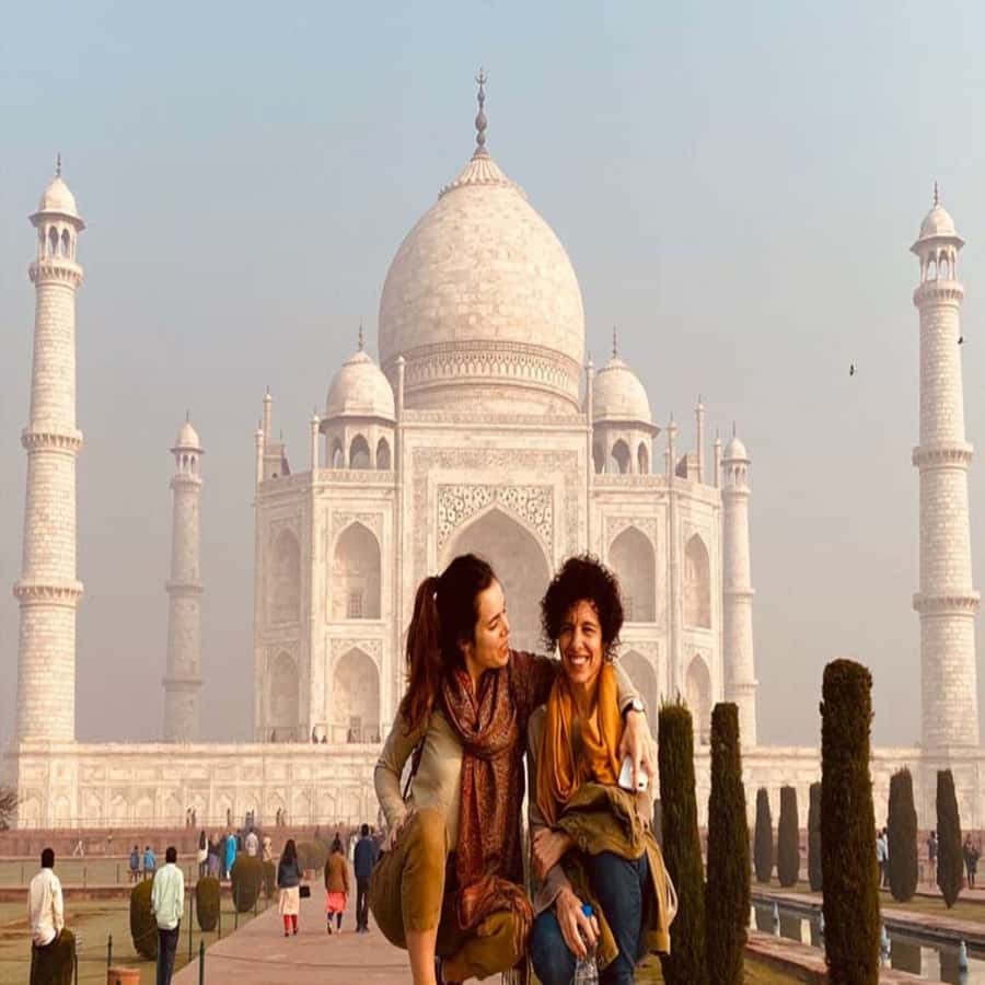 From Delhi: Agra Private Tour with Fast Entry to Taj mahal - Guided storytelling and a Taj Mahal secret you’ll actually remember
