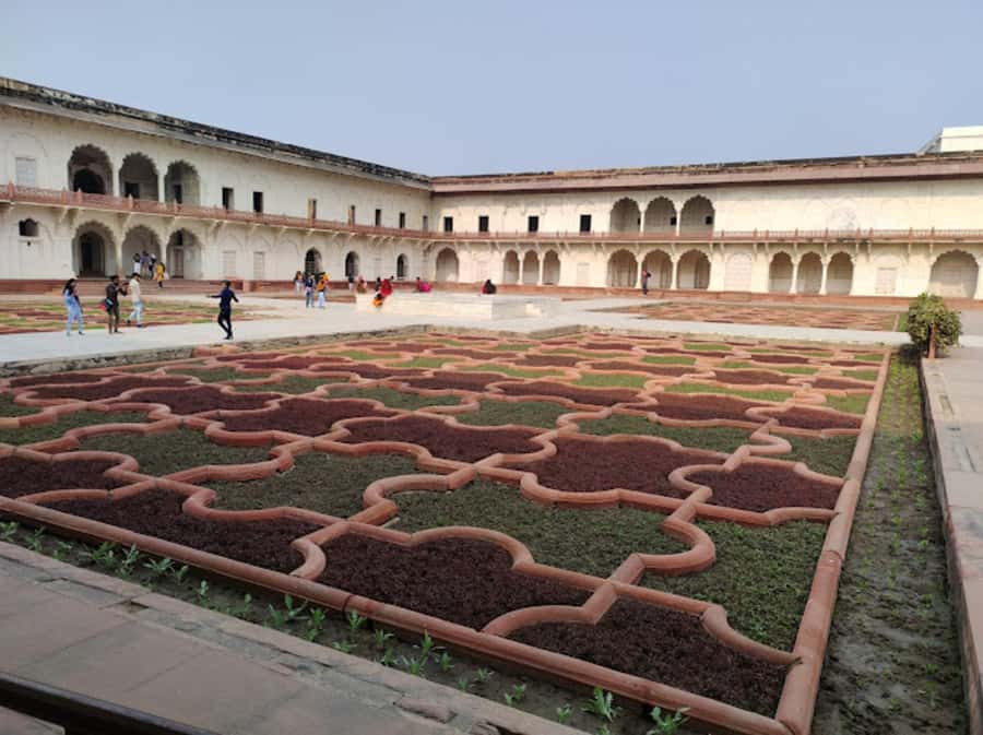 From Delhi: Agra Private Tour with Fast Entry to Taj mahal - Skip-the-line Taj Mahal entry: how it actually changes your visit