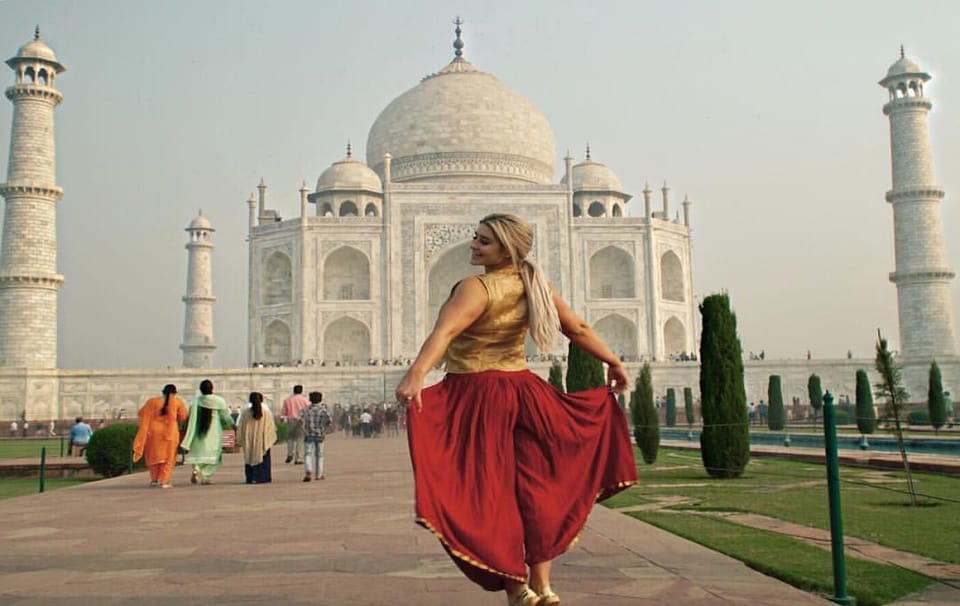 From Delhi/Agra: Taj Mahal Tour with Rental Saree Experience - Wheelchair access and private group options
