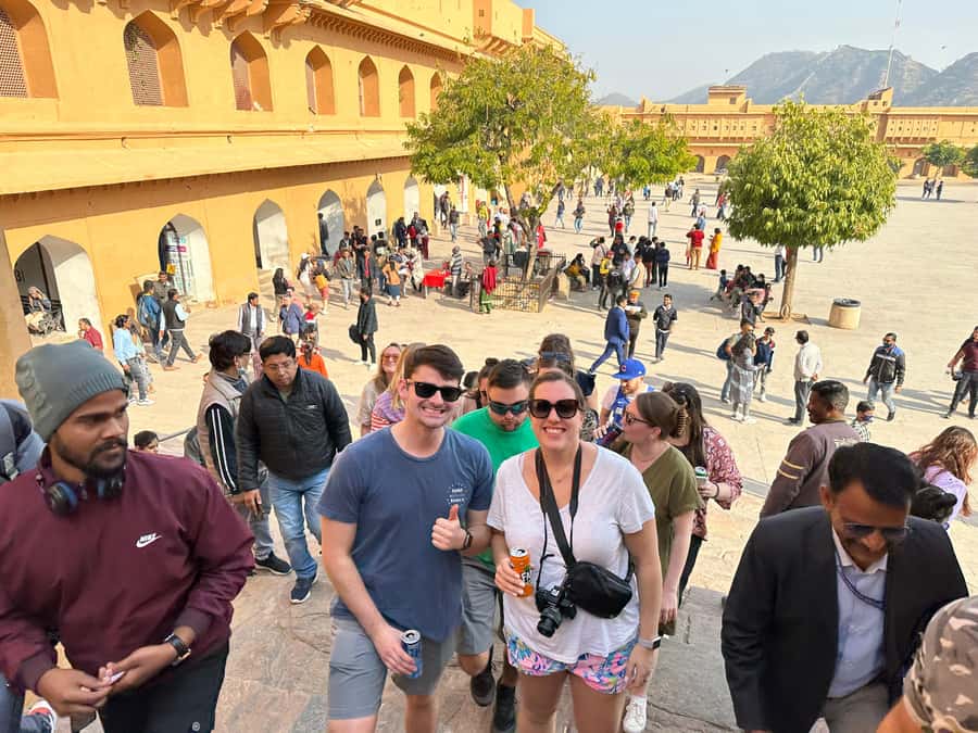 From Delhi Airport: Guided Layover Delhi City Tour - Lotus Temple and Lodhi Garden: calm breaks in the middle of traffic