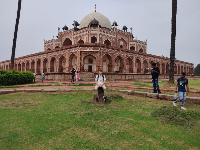 From Delhi Airport: Layover Guided Old & New Delhi Tour - The quick-photo loop: India Gate, Parliament, and Rashtrapati Bhavan