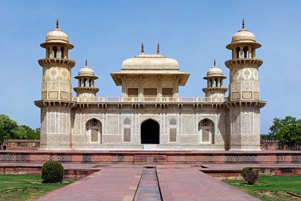 From Delhi: All-Inclusive Taj Mahal Day Tour with transfers - Agra Fort: the bonus that makes the day feel complete