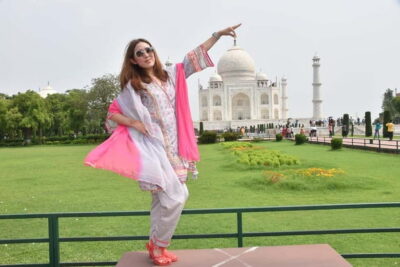 From Delhi: All Inclusive- Taj Mahal Tour by Express Train - Taj Mahal at the heart of the day: guided, timed, and photo-ready