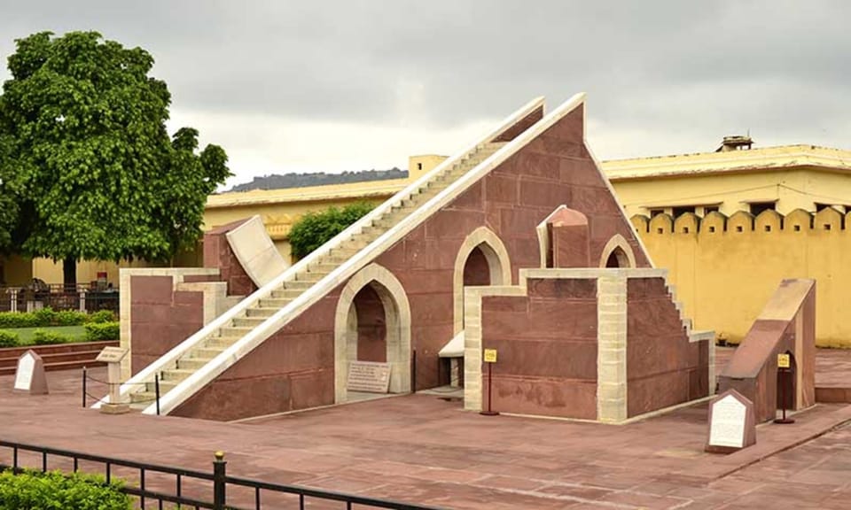 From Delhi: Jaipur Private Full-Day Guided Tour - Hawa Mahal: The Palace of Winds and Its Privacy Design