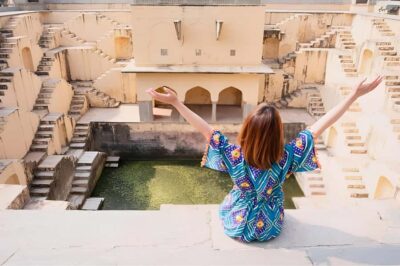 From Delhi: Jaipur Sightseeing Day Tour with Hotel Pickup - Amer Fort and Sheesh Mahal: Royal Courts on a Hilltop