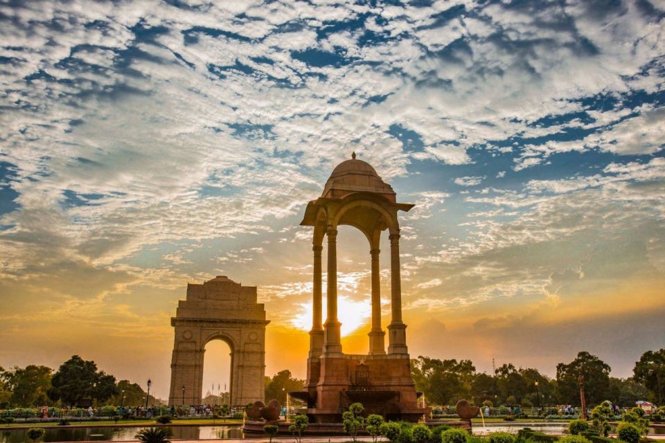 From Delhi: Old & New Delhi Layover Half or Full-Day Tour - Chandni Chowk and the rickshaw ride that turns the lights on