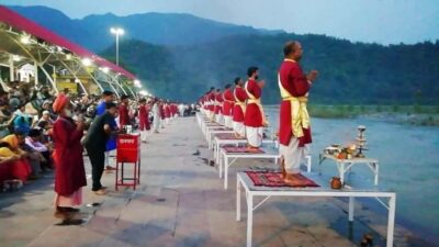 From Delhi: Private Rishikesh and Haridwar Day Tour by Car - Haridwar at the river’s edge: ghats, temples, and Har Ki Pauri