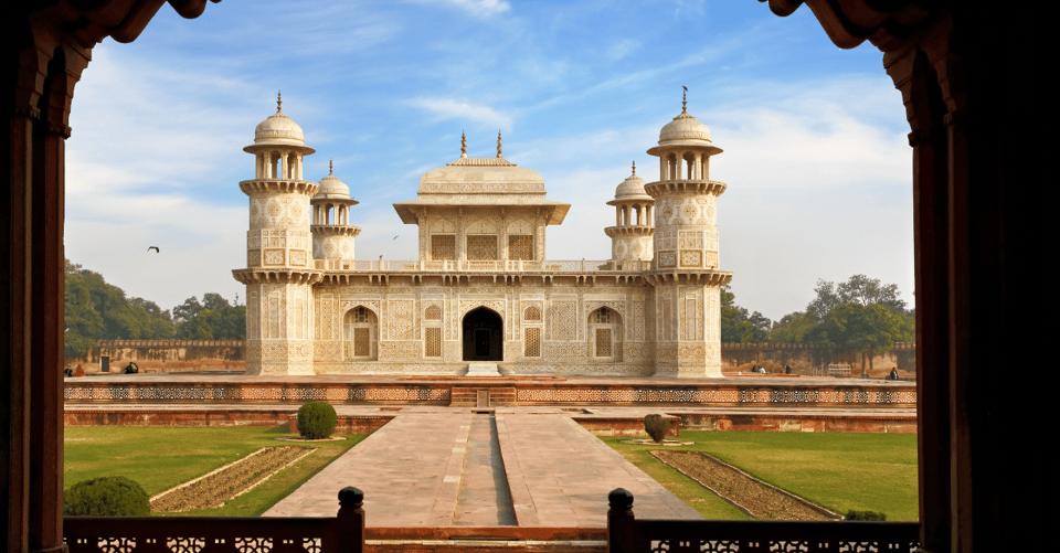From Delhi: Private Taj Mahal & Agra Day Trip by Car or Rail - Lunch and timing: making a 12–13 hour day feel humane