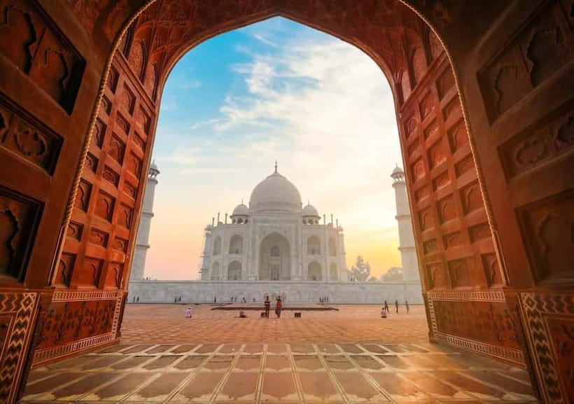 From Delhi: Private Taj Mahal Sunrise with Agra Tour By Car - The Taj Mahal at dawn: what your guide helps you see