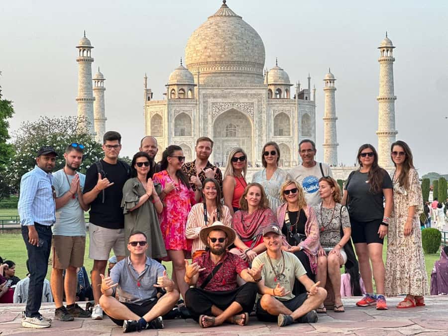 From Delhi: Same Day Taj Mahal Tour with lunch in 5 star - Who the Guides Are and Why Their Style Shows