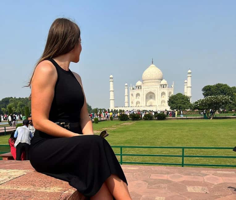 From Delhi: Same Day Taj Mahal Trip By India's Fastest Train - Agra Fort: the big red-sandstone UNESCO stop