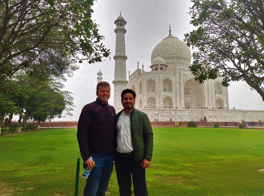 From Delhi: Sunrise Taj Mahal & Agra Private Day Trip By Car - Crossing the express-security setup and meeting your guide