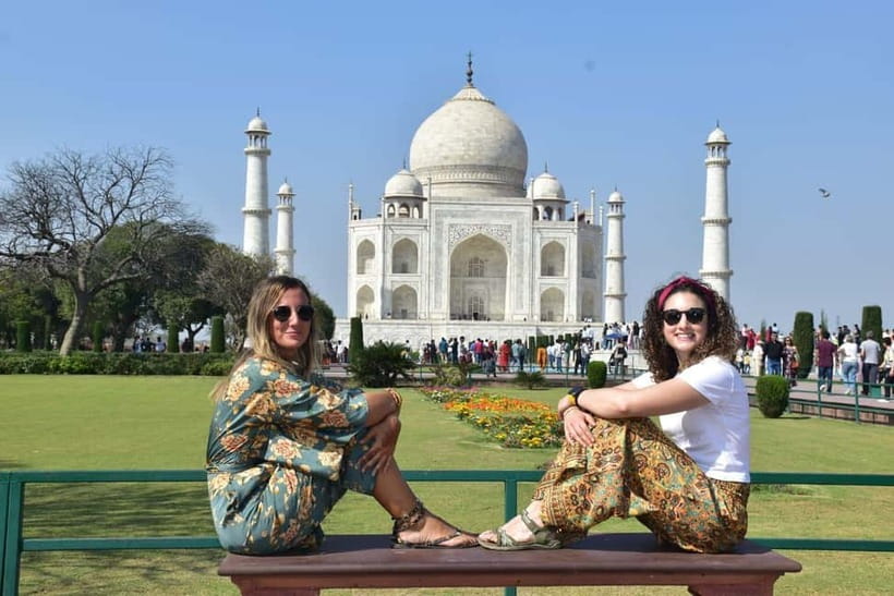 From Delhi: Sunrise Taj Mahal & Agra Tour with 5-Star Meal - Walking into Agra Fort: a different kind of wow