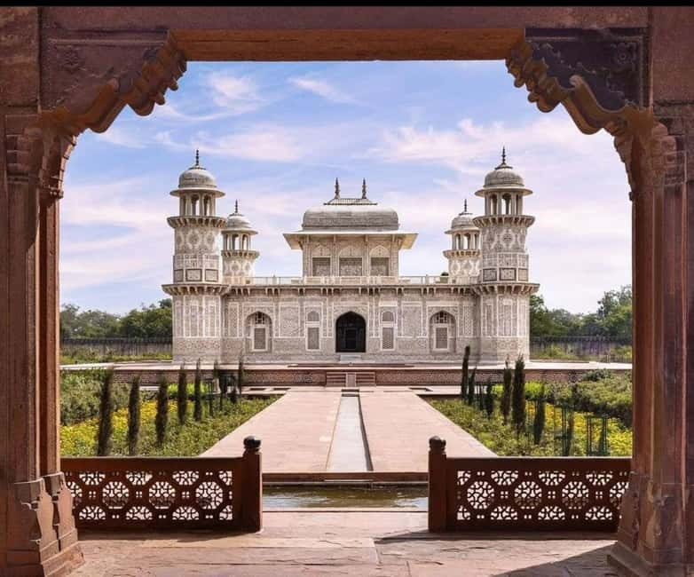 From Delhi: Taj Mahal & Agra City Private Tour By Suv Car - Driver and car comfort: A/C matters on a long day