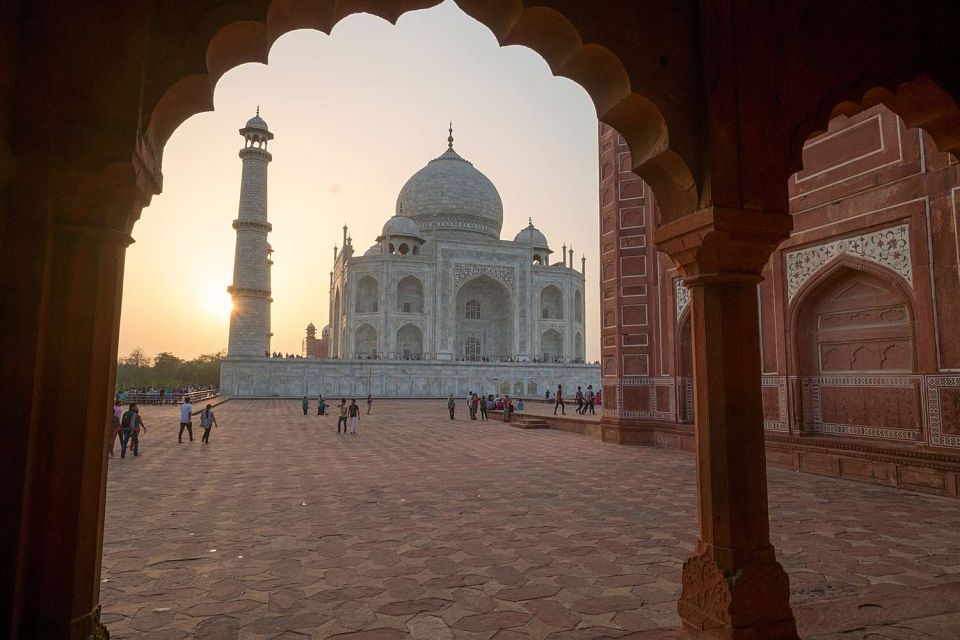 From Delhi: Taj Mahal & Agra City Tour By Gatiman Train - How the Delhi to Agra Gatiman Express day works