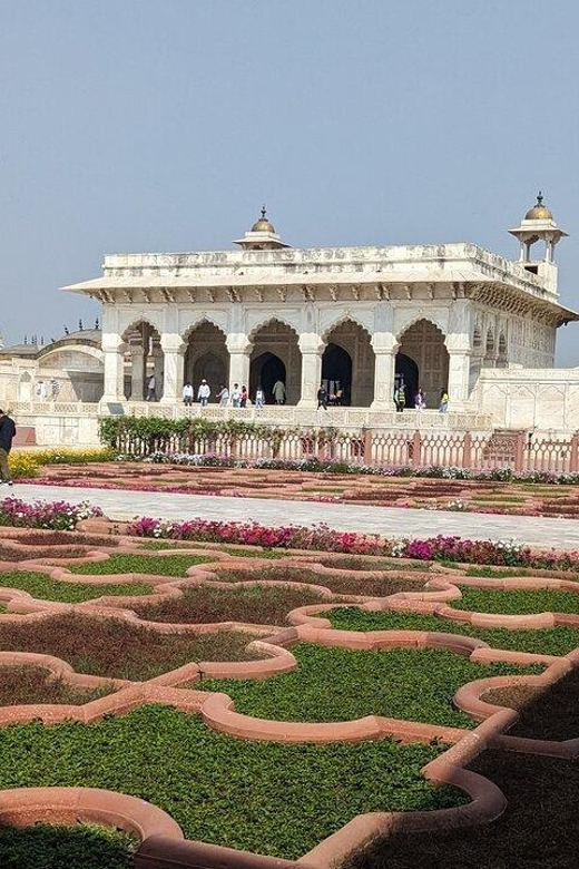 From Delhi: Taj Mahal & Agra Day Trip with Jaipur Drop - Taj Mahal: how the guided visit makes it worth your time