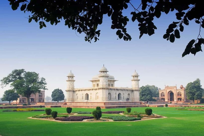 From Delhi: Taj Mahal & Agra Fort Private Day Tour By Car - Guides and drivers: why the names you hear matter