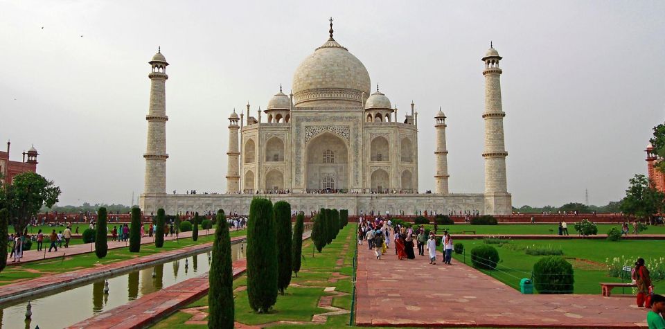 From Delhi: Taj Mahal & Agra Full Sameday Tour All Inclusive - Agra Fort in 60 minutes: what you can realistically see
