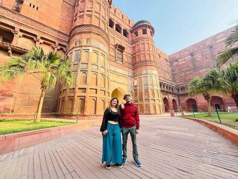 From Delhi: Taj Mahal & Agra Tour by Gatimaan Express Train - Gatimaan Express: The real engine of this one-day Agra plan