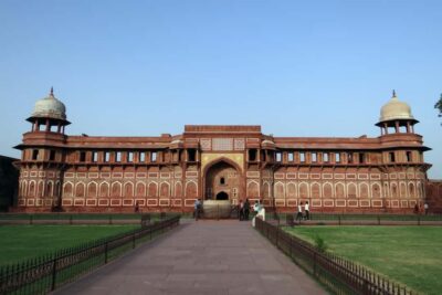 From Delhi: Taj Mahal and Agra Fort Day Tour with transfer - A 12-hour Delhi to Agra run with pickup options that simplify everything