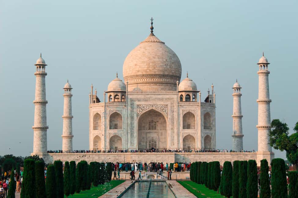 From Delhi: Taj Mahal and Agra Fort Day Tour with transfer - English-speaking guide and the small details that make the day smoother