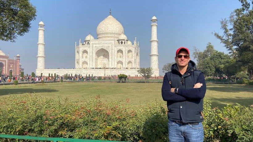 From Delhi: Taj Mahal Private Tour by Car with Entrance Fees - Agra Fort in one focused hour: red sandstone, strong views