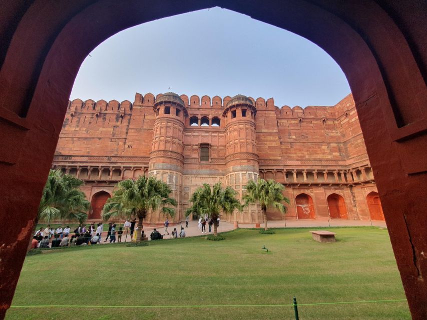 From Delhi: Taj Mahal Tour with Professional Photographer - Agra Fort: a 1.5-hour history-and-views break
