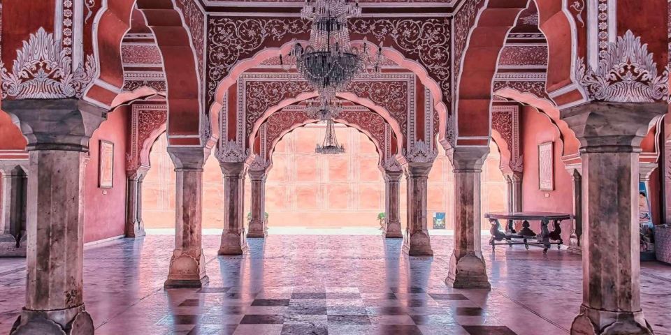 From Jaipur: Private Amber Fort, Jal Mahal and More Car Tour - Shopping time for gems, bangles, and silver