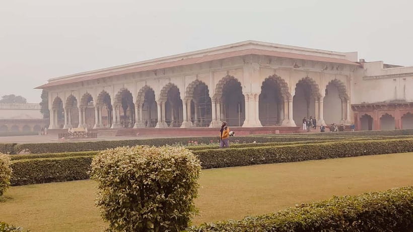 From Jaipur: Private Tajmahal Sunrise & Agra CityTour By Car - Breakfast or lunch at a multi-cuisine restaurant: fueling without derailing the day