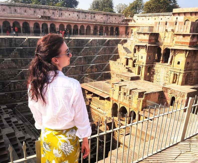 From Jaipur: Same Day Trip to Abhaneri Chand Baori Stepwell - Monkey Temple stop: a quick reset between big landmarks