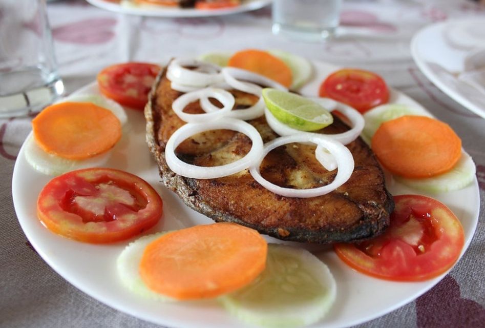 From Kochi: 2-Day 1-Night Alappuzha Private Houseboat Cruise - Kerala meals on board: what’s included and how it feels