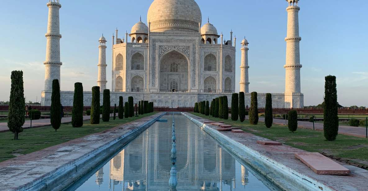 From New Delhi : Tajmahal Tour by Train All Inclusive - Taj Mahal with a private guide: how to make 2 hours count
