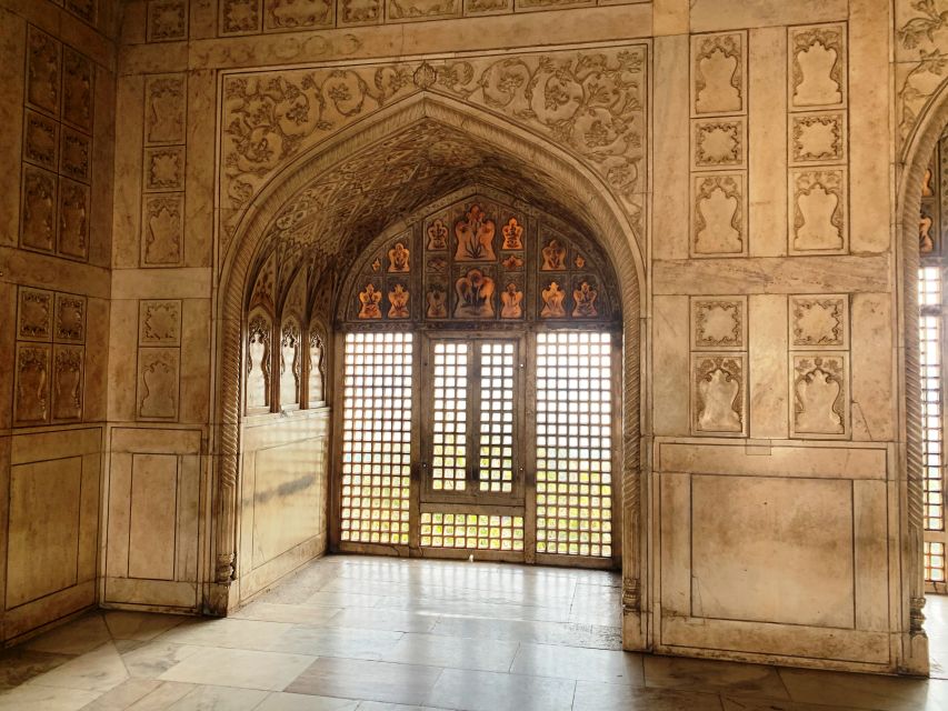 From New Delhi : Tajmahal Tour by Train All Inclusive - Who the guides seem to be (and why that matters)