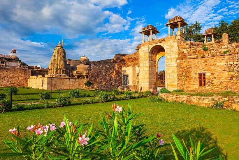 From Udaipur: Chittorgarh Fort Trip with Pushkar Drop-off - The UNESCO core: palaces, gates, temples, and towers