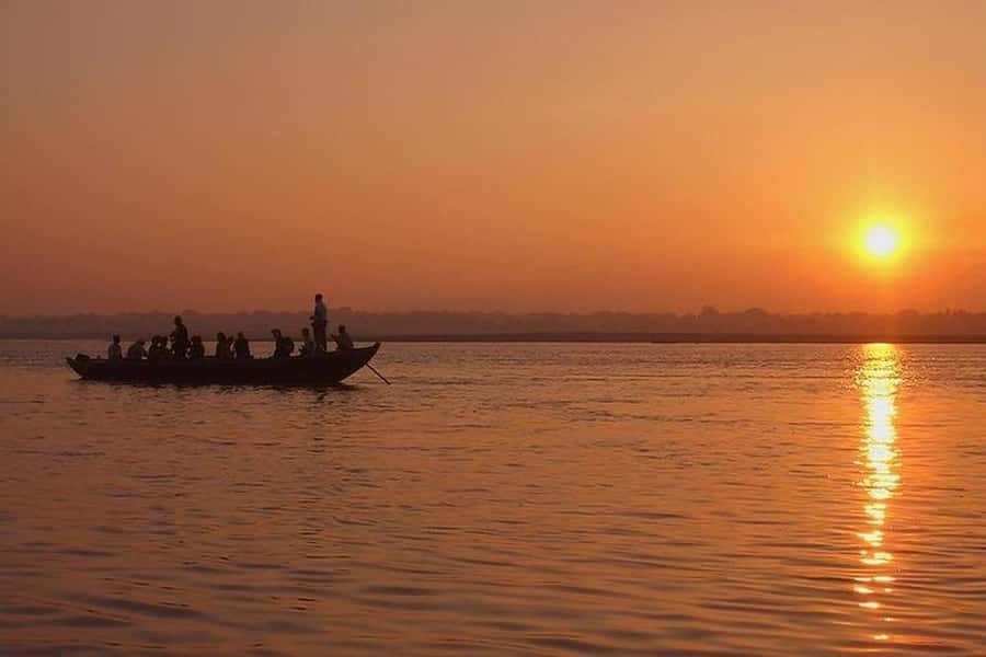 From Varanasi: Sunrise Boat Tour and Heritage Walk - Getting to the ghat: the 5:00 AM or 6:00 AM start (and why it matters)