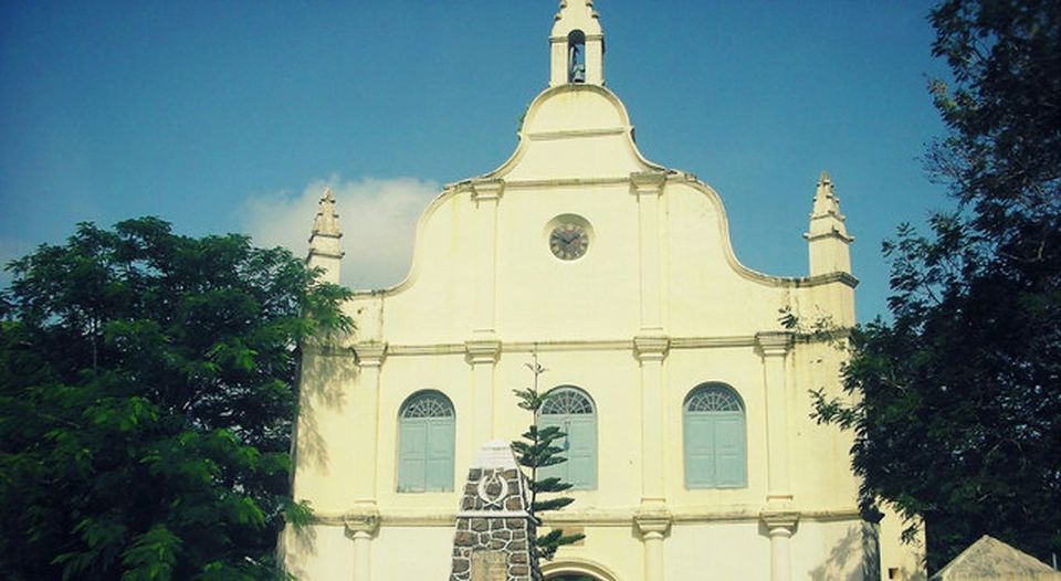 Glimpse of Cochin: Guided Tour - Mattancherry: Pardesi Synagogue, Dutch Palace, Spice Market, and Jew Town