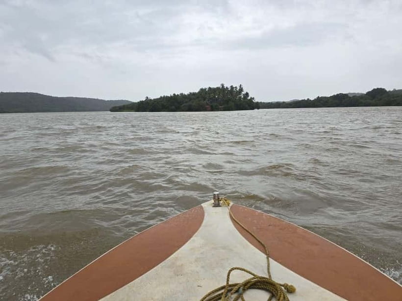 Goa: Backwater Kayaking Tour - River boat transfer: a short ride that sets the scene
