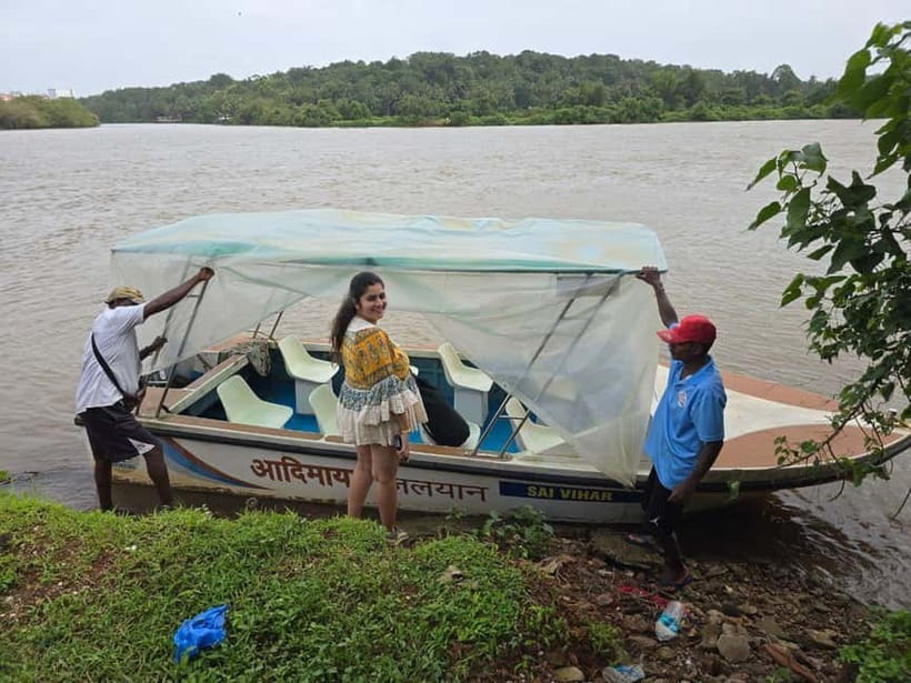 Goa: Backwater Kayaking Tour - Sunset over the river: when timing turns good into special